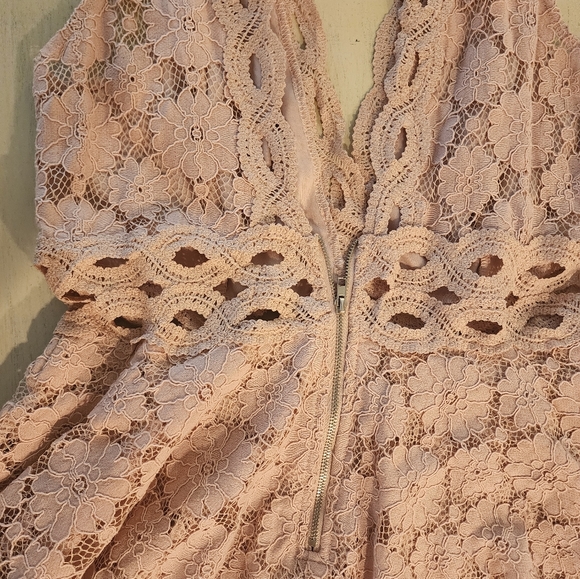 Dress - Picture 4 of 4